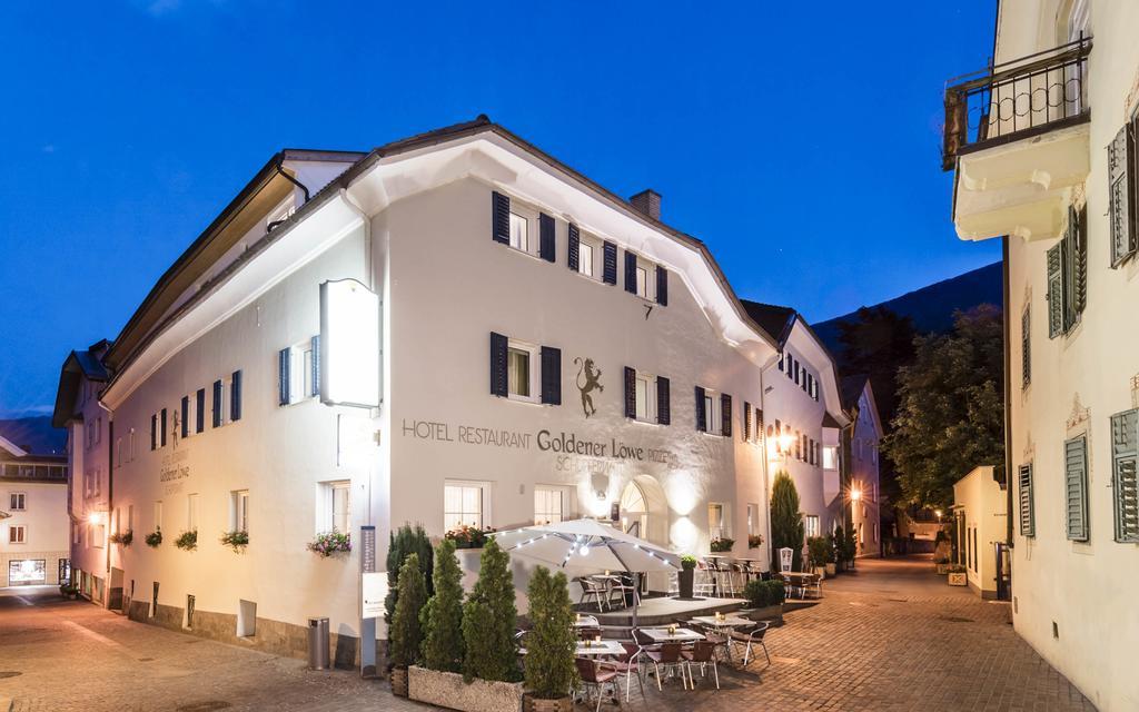 Goldener Loewe - Anno 1773 Hotel Schlanders Buitenkant foto