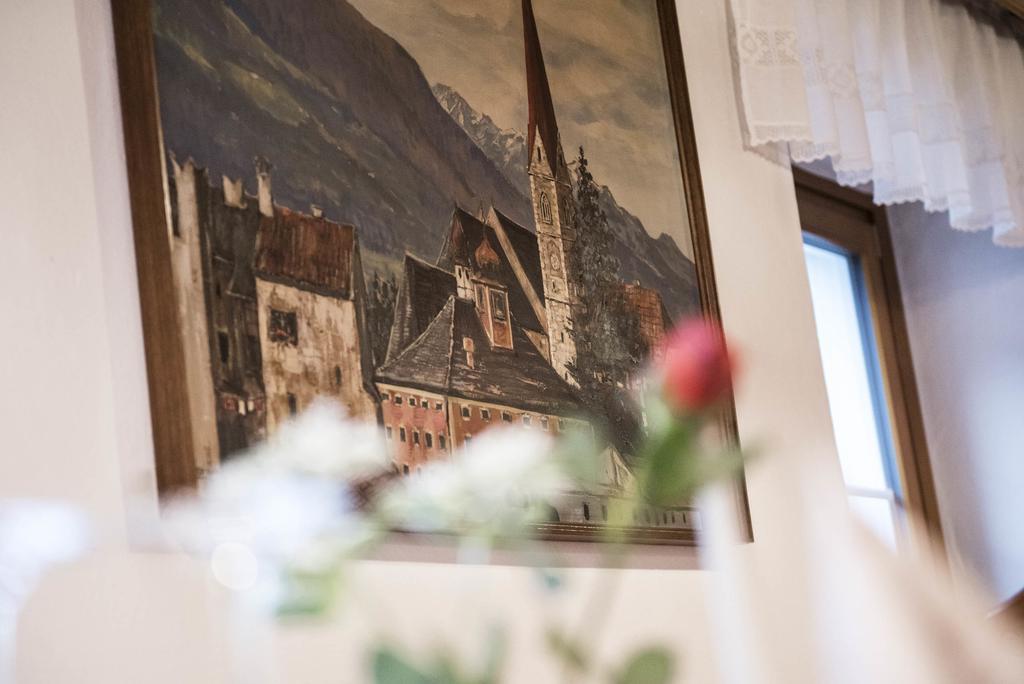 Goldener Loewe - Anno 1773 Hotel Schlanders Buitenkant foto